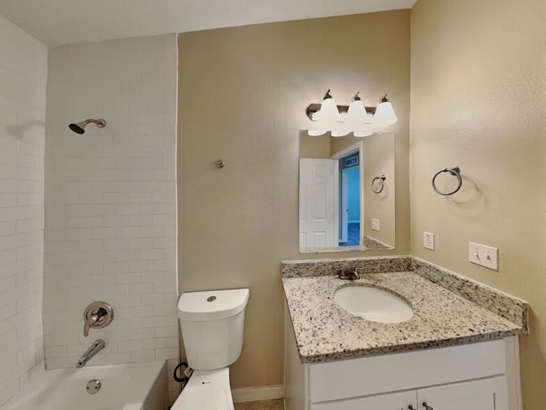 Building Photo - 3835 Springlake Village Ct