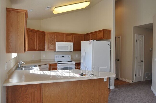 Building Photo - 1705 Westbury Way