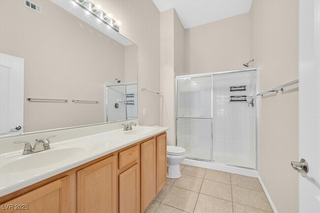 Building Photo - 2305 W Horizon Ridge Pkwy
