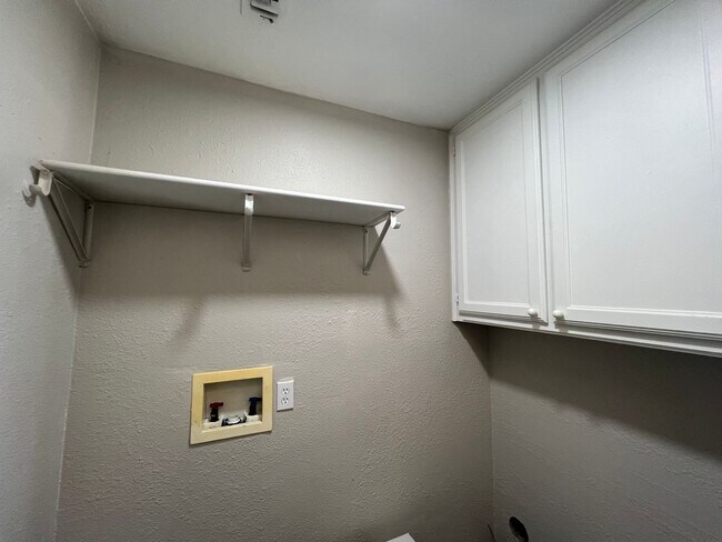 Building Photo - Homes for Rent in Rhome TX
