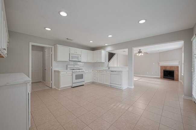 Building Photo - 9714 Angleside Ln