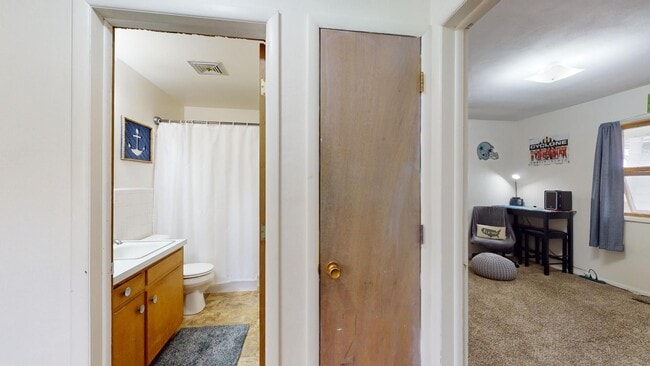 Building Photo - Duplex in North Ames - Close to Mall