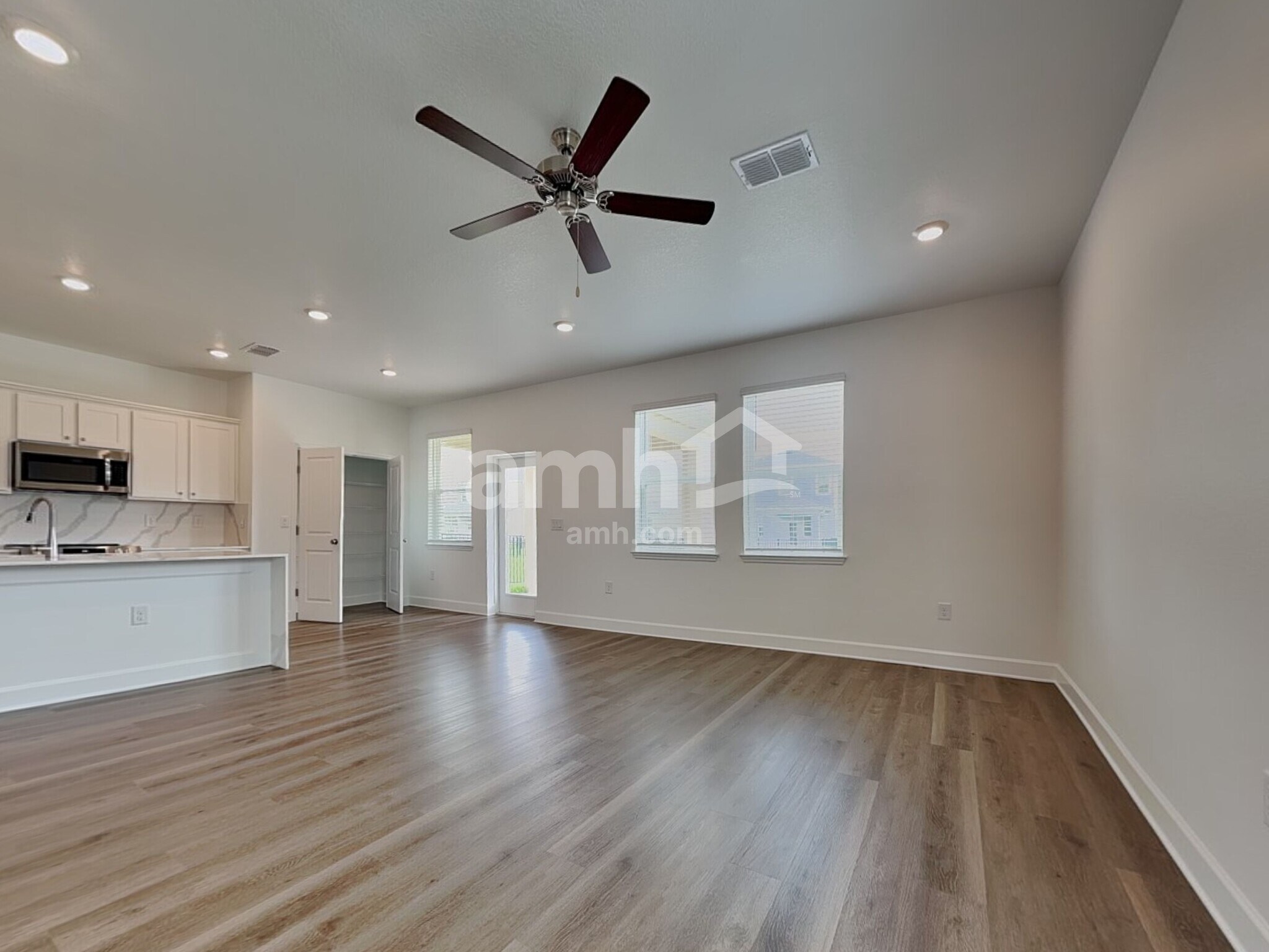 Building Photo - 16467 Cheyanne Ct