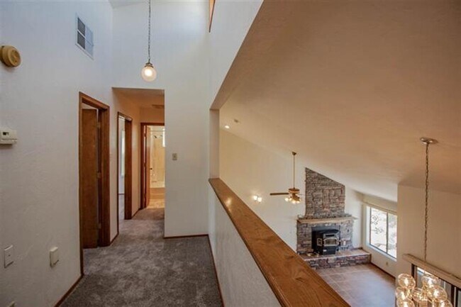 Building Photo - Home With All The Right Views!