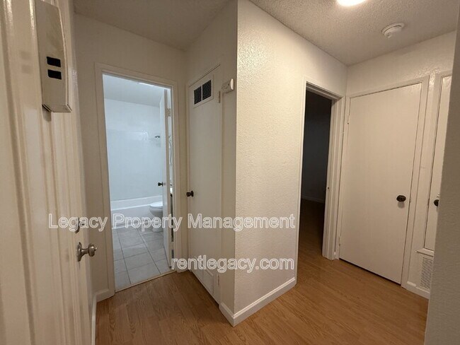 Building Photo - 2125 Northwood Cir