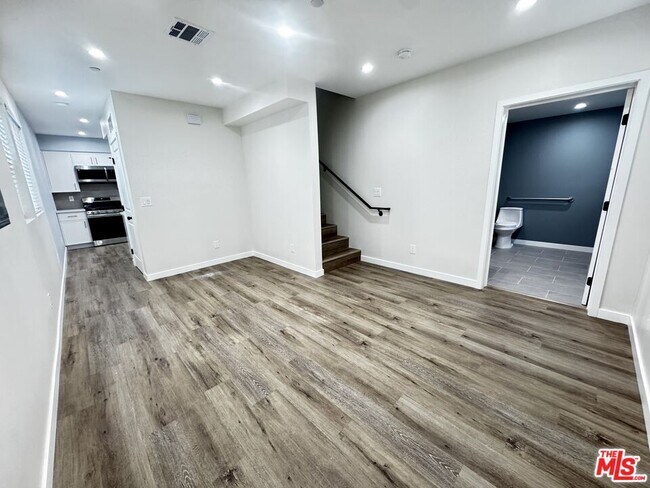 Building Photo - 5637 Homeside Ave