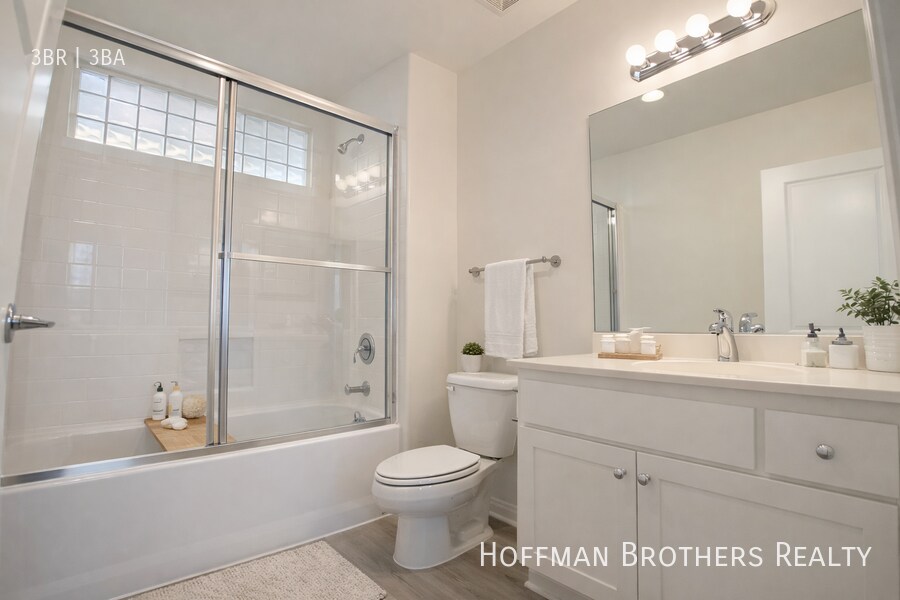 Building Photo - 7395 W Manchester Ave