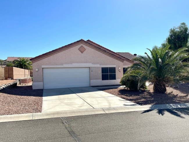 Building Photo - Large 2 Bedroom Home off the Parkway!