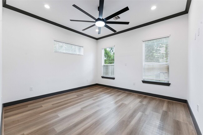 Building Photo - 7038 Smilax St