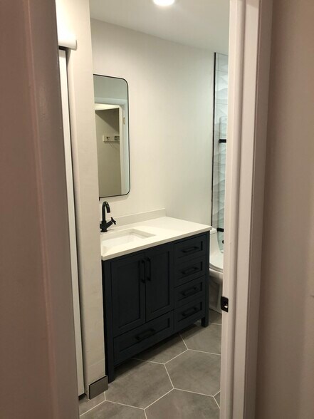 Bath 1 - 605A Cypress Point Cir