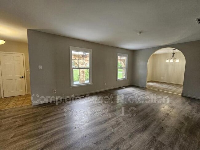 Building Photo - 8911 Park Valley Ct
