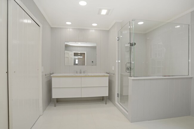 Building Photo - 35 Skylark Rd