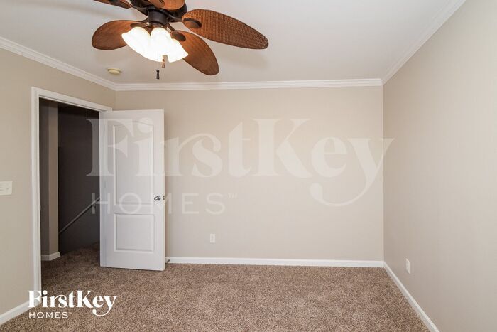 Building Photo - 158 Village Dr