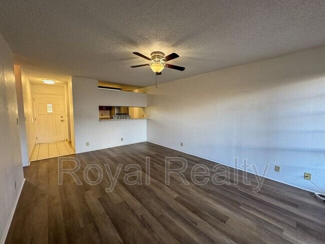 Building Photo - 94-1465 Waipio Uka St