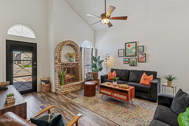 Building Photo - 12120 Desert Quail Ave