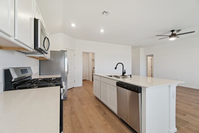 Building Photo - Edmond Rental