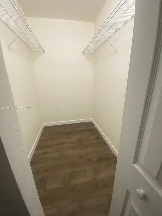 Building Photo - 9408 SW 171st Pl