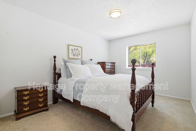 Building Photo - 13402 Langtry St