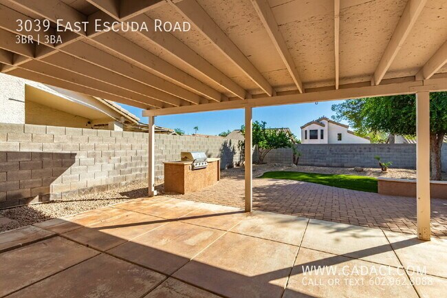 Building Photo - 3039 E Escuda Rd