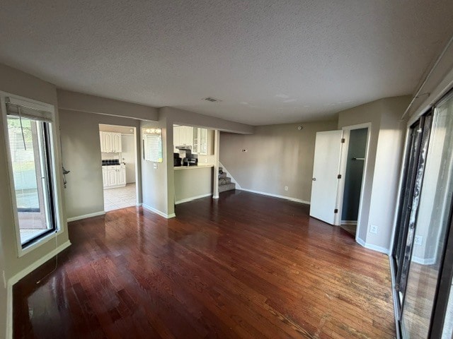 Building Photo - 8640 Roanoke Dr