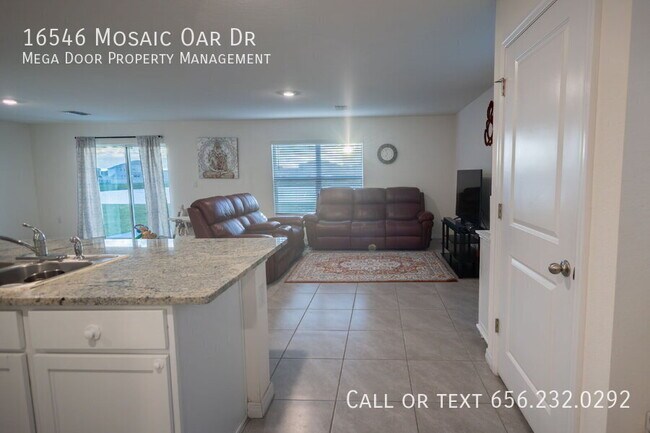 Building Photo - 16546 Mosaic Oar Dr