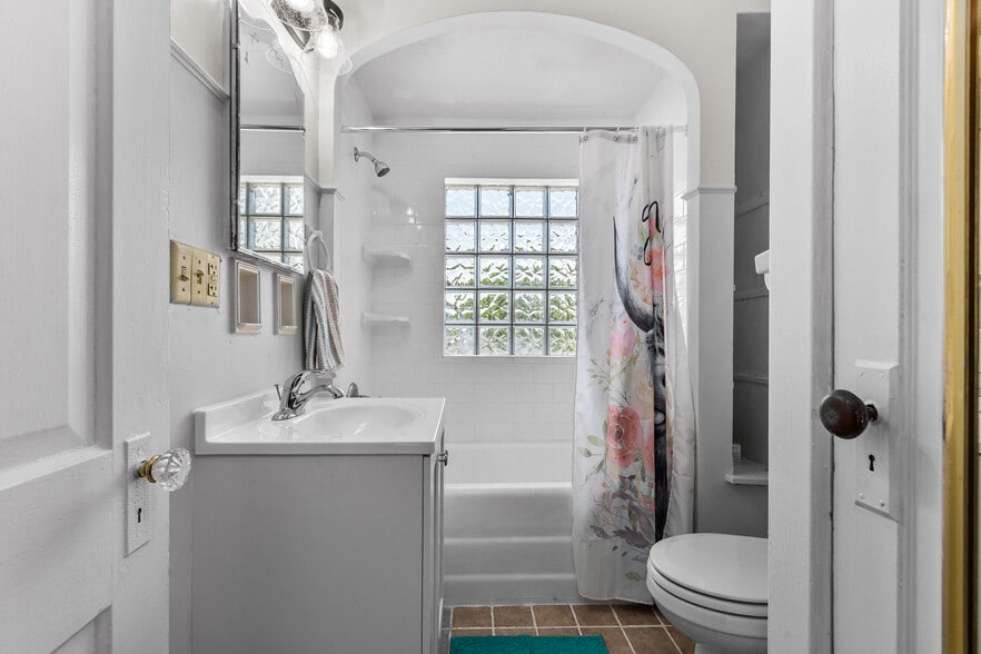 Primary Photo - 601 S Walnut St