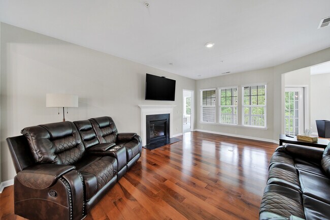Building Photo - 45008 Wigeon St