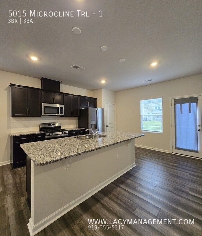 Building Photo - 5015 Microcline Trl