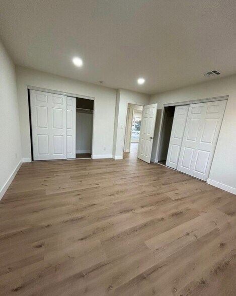 Building Photo - 41767 Shady Ln