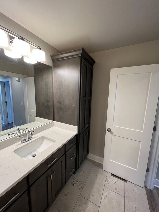 Building Photo - Topper Heights