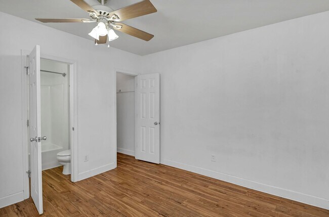 Building Photo - Charming 3-Bed Home in Olympia – Steps fro...