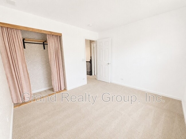 Building Photo - 376 S Jade Ln