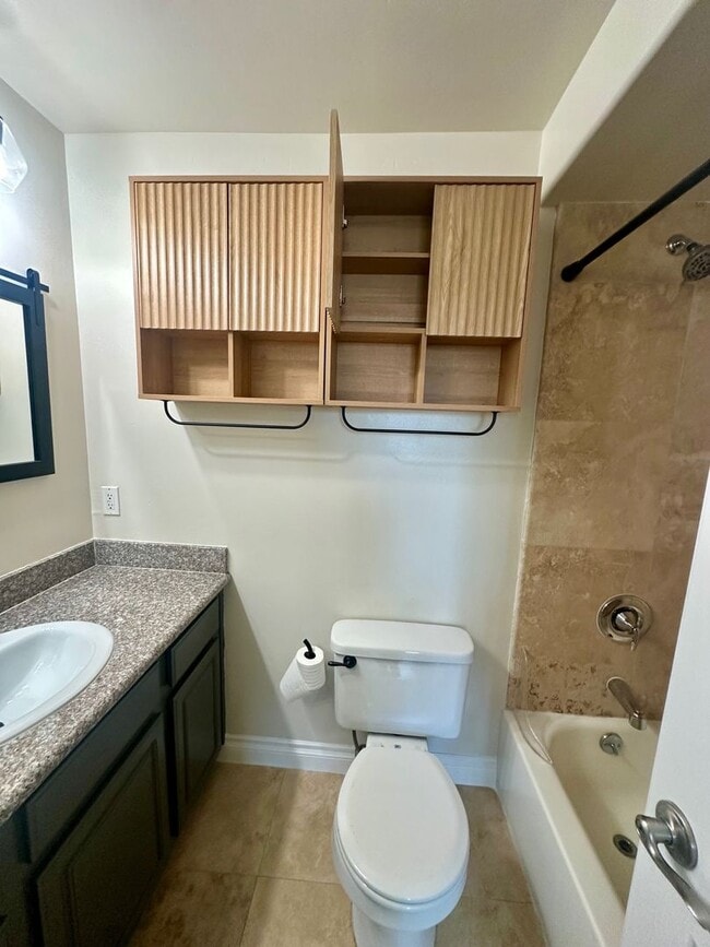 Building Photo - North Park 2bed/2bath with parking