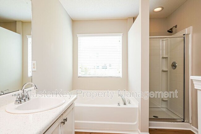 Building Photo - 6852 Harter Ct