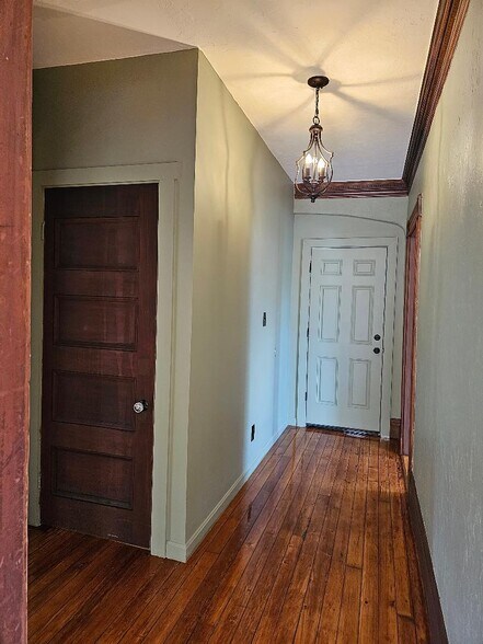 Building Photo - 764 Rock St