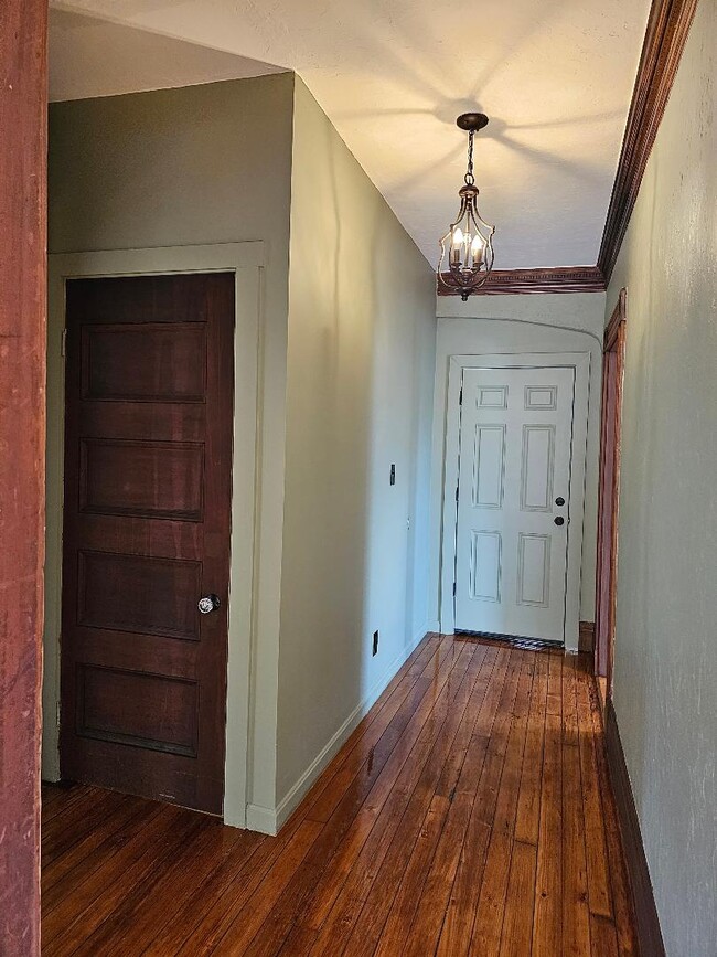 Building Photo - 764 Rock St