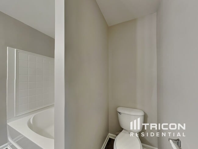 Building Photo - 4932 Magnasco Ln