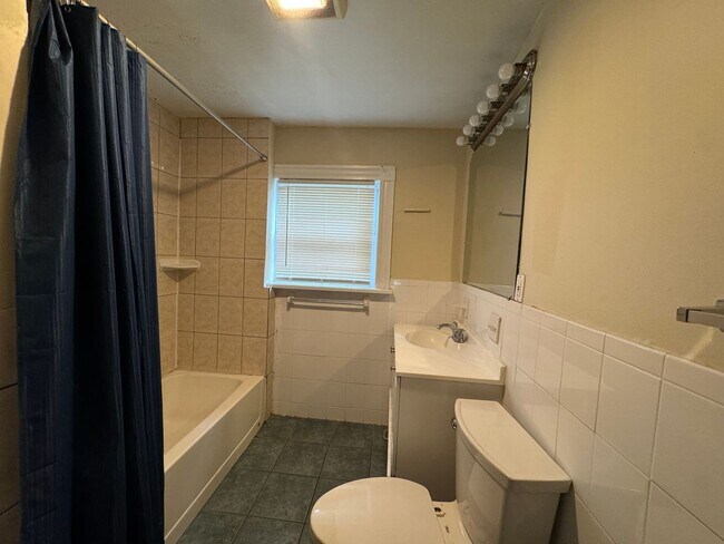 Building Photo - The Best Home in Brighton