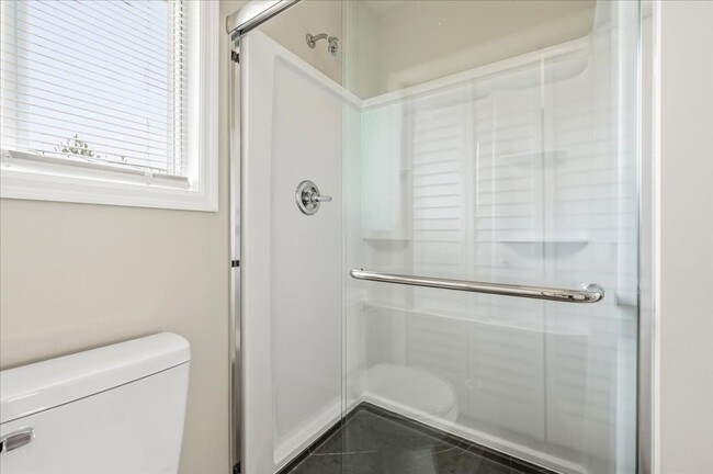 Building Photo - Charming 3-Bedroom Home with Large Fenced Yard in Richmond Hill!