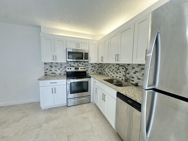 Building Photo - 173 Lake Arbor Dr