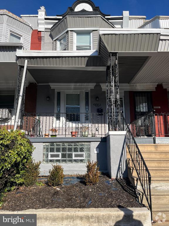 Building Photo - 5553 Larchwood Ave