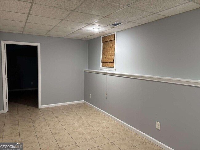 Building Photo - 5045 Bayberry Ct