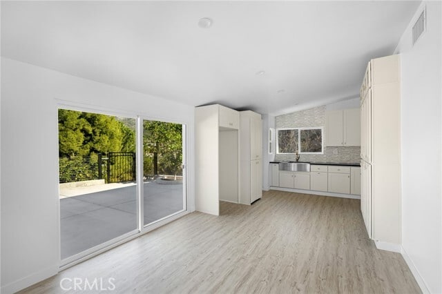 Building Photo - 9741 Oak Bend Dr
