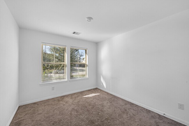 Building Photo - 15918 Tug Ct