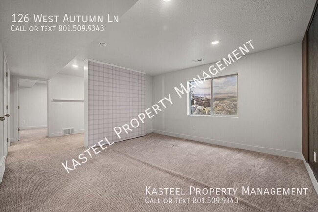 Building Photo - 126 W Autumn Ln