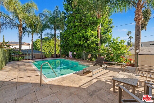 Building Photo - 14850 Hesby St