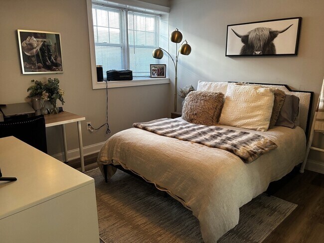 Building Photo - 18 Knowlton St