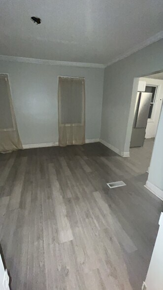 Building Photo - 3014 Nursery Ave