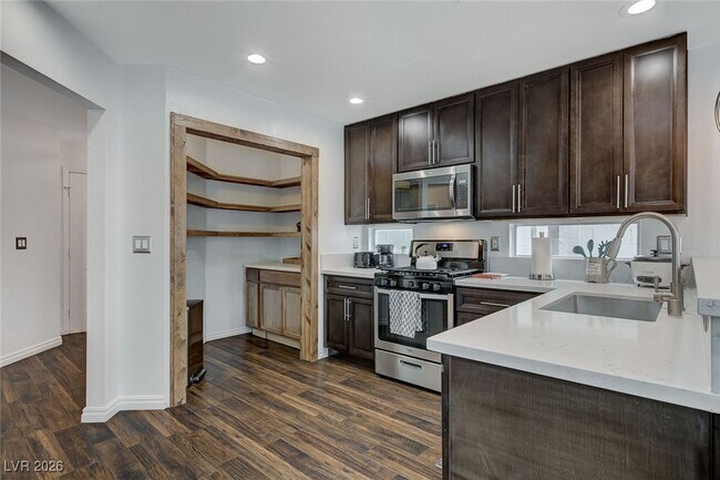 Building Photo - 8208 Ogee Dr