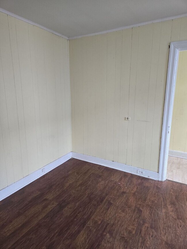 Building Photo - 2-12 Philadelphia Ave